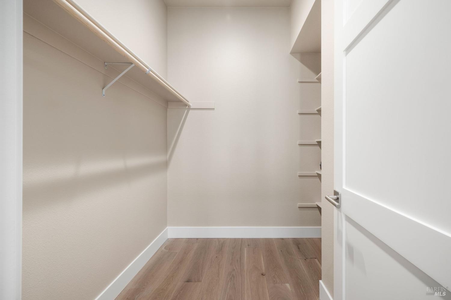 5903 Mountain Hawk Dr