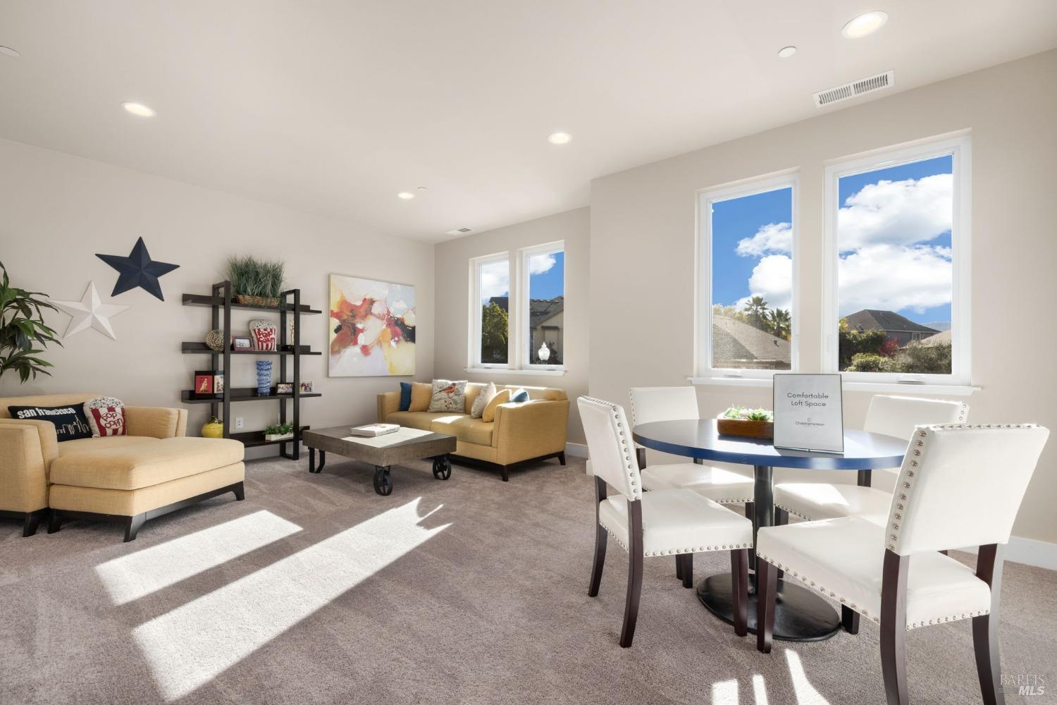 5903 Mountain Hawk Dr