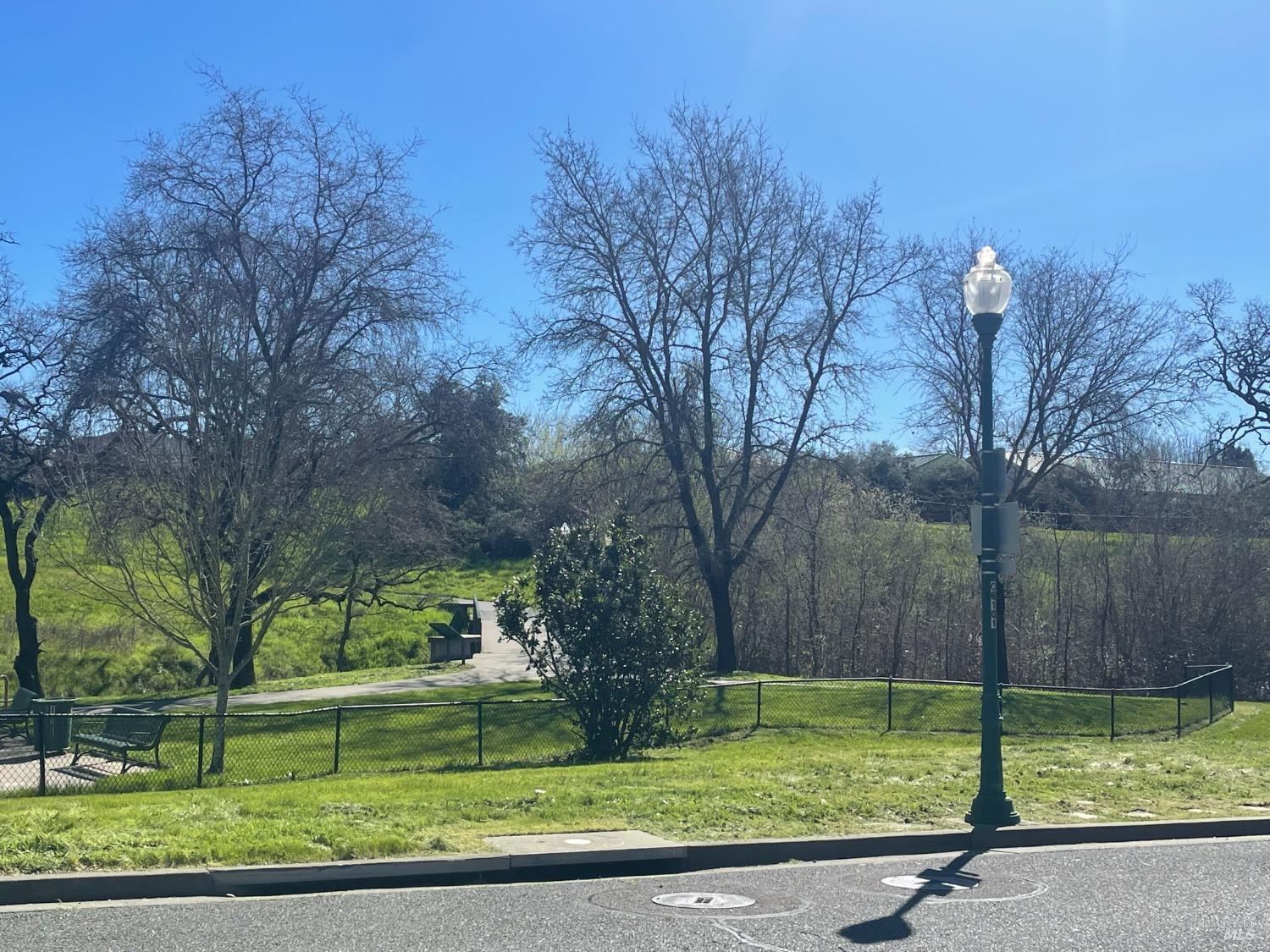 5903 Mountain Hawk Dr