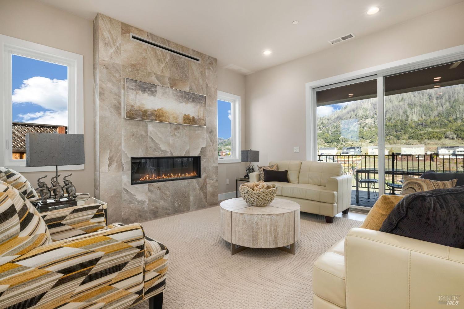 5903 Mountain Hawk Dr