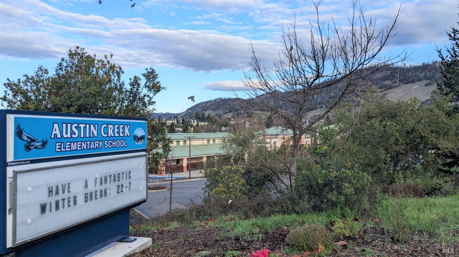 5903 Mountain Hawk Dr