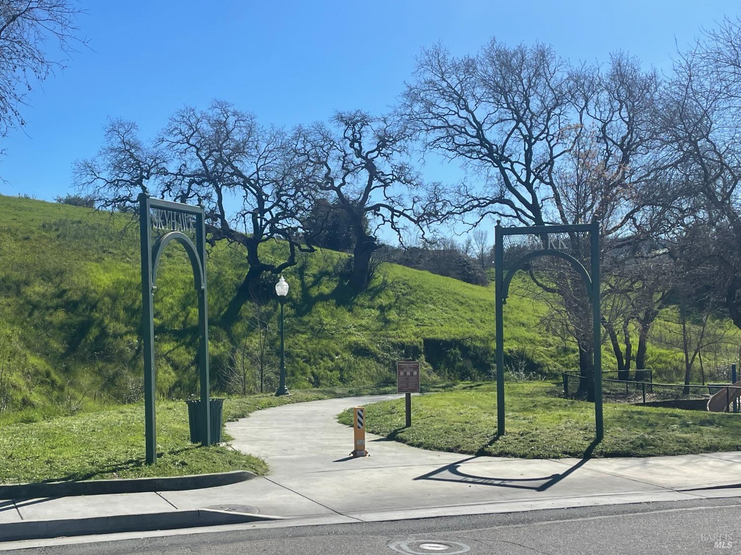 5903 Mountain Hawk Dr