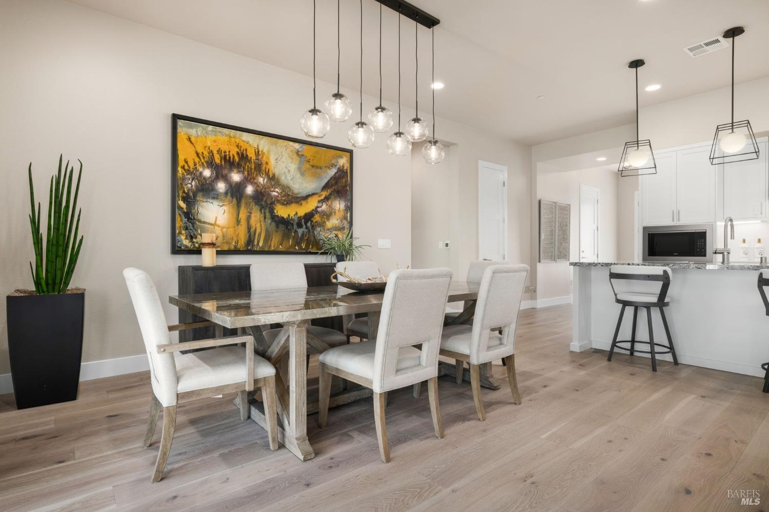 5903 Mountain Hawk Dr