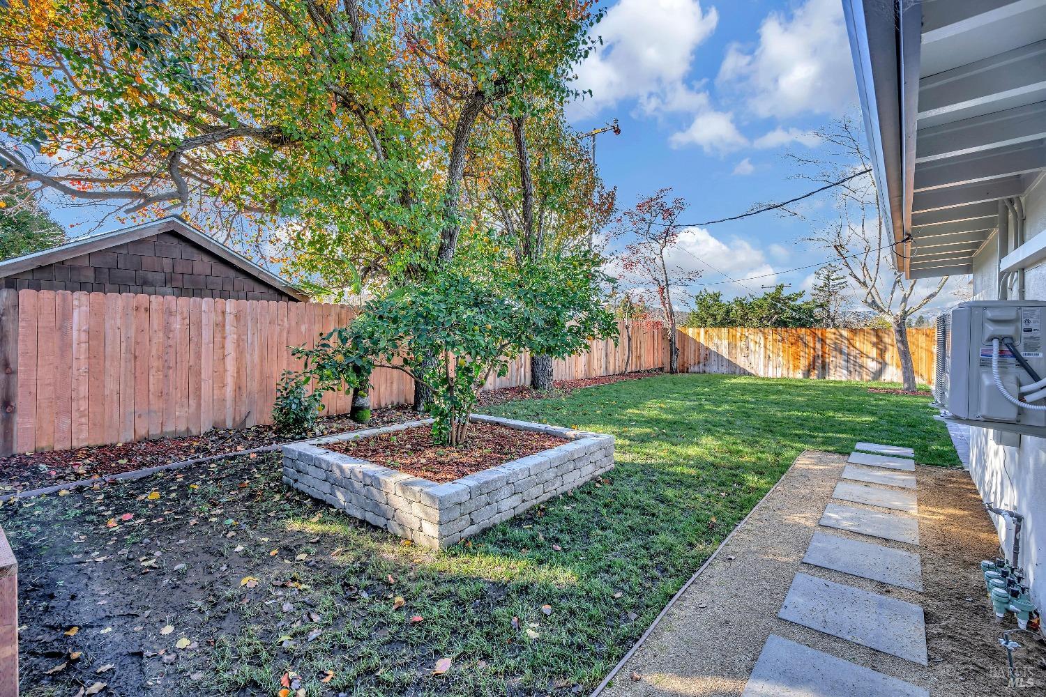 1271 Leafwood Heights