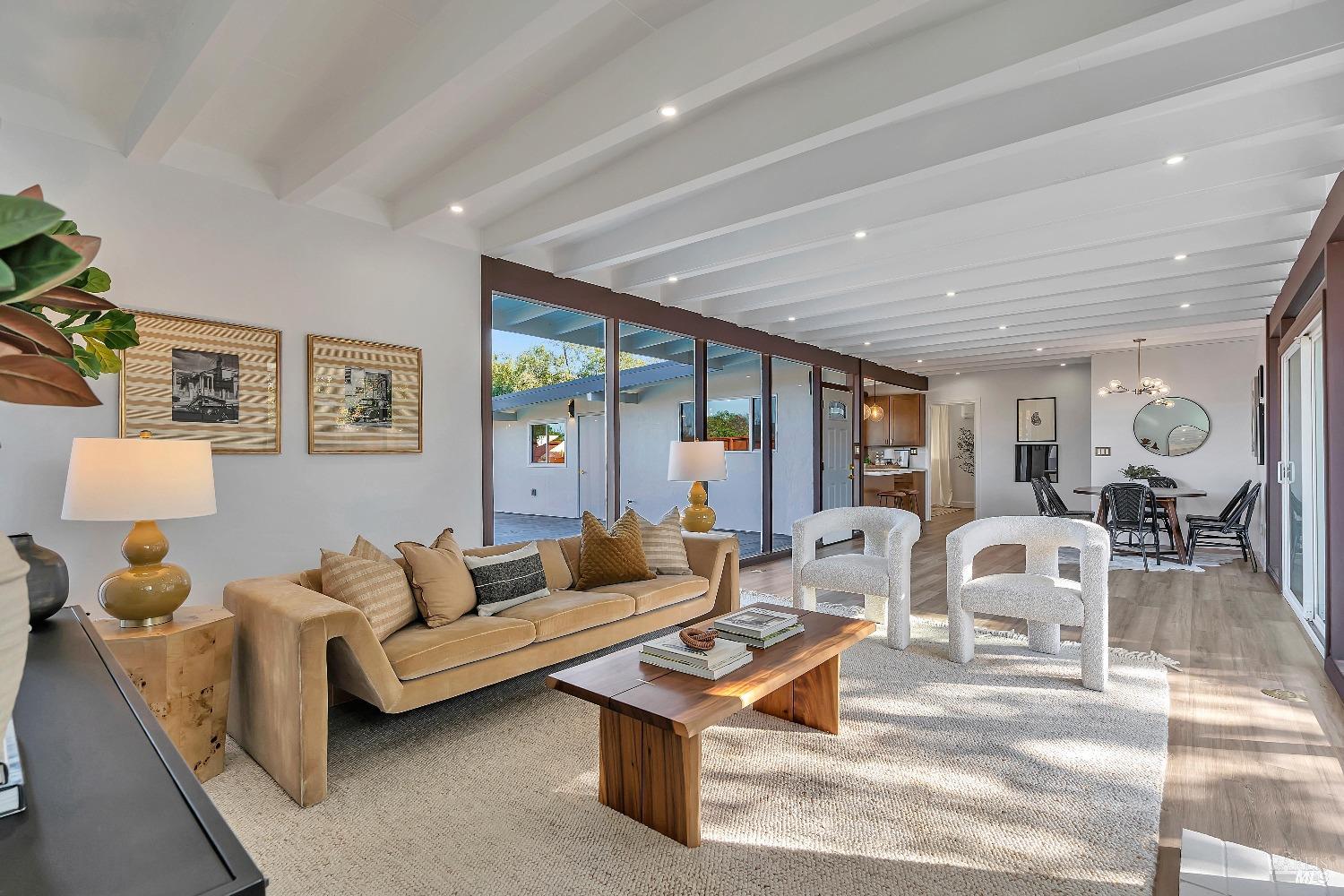 1271 Leafwood Heights