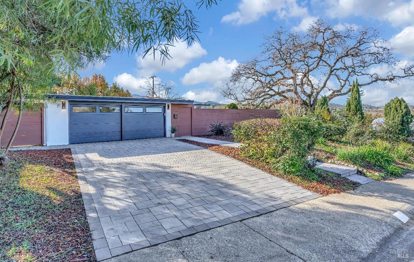 1271 Leafwood Heights