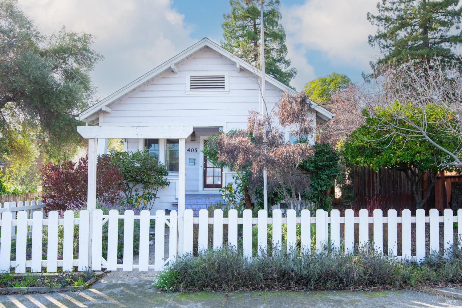 405 N Cloverdale Blvd