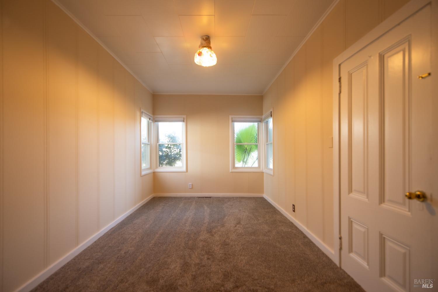 405 N Cloverdale Blvd