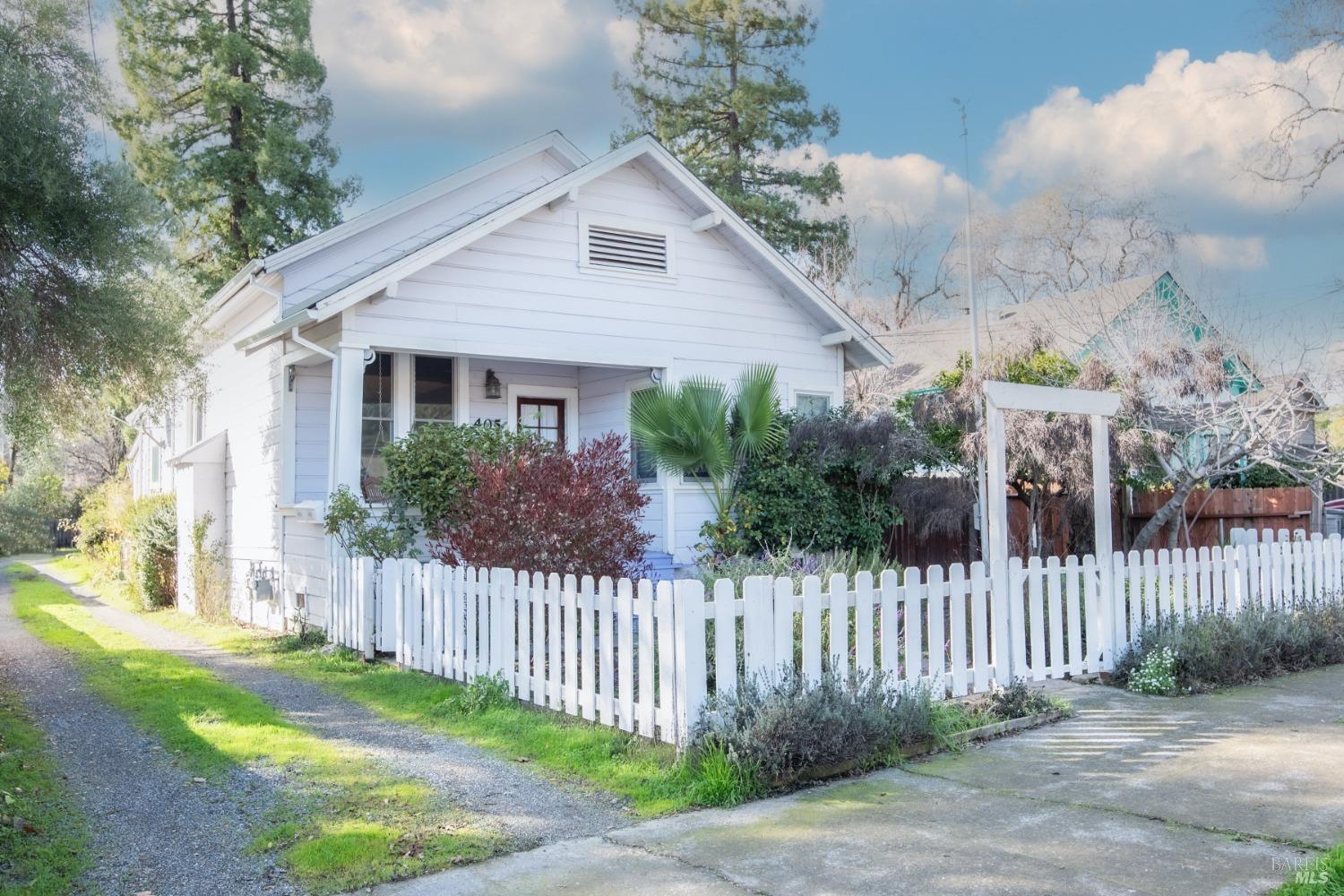 405 N Cloverdale Blvd