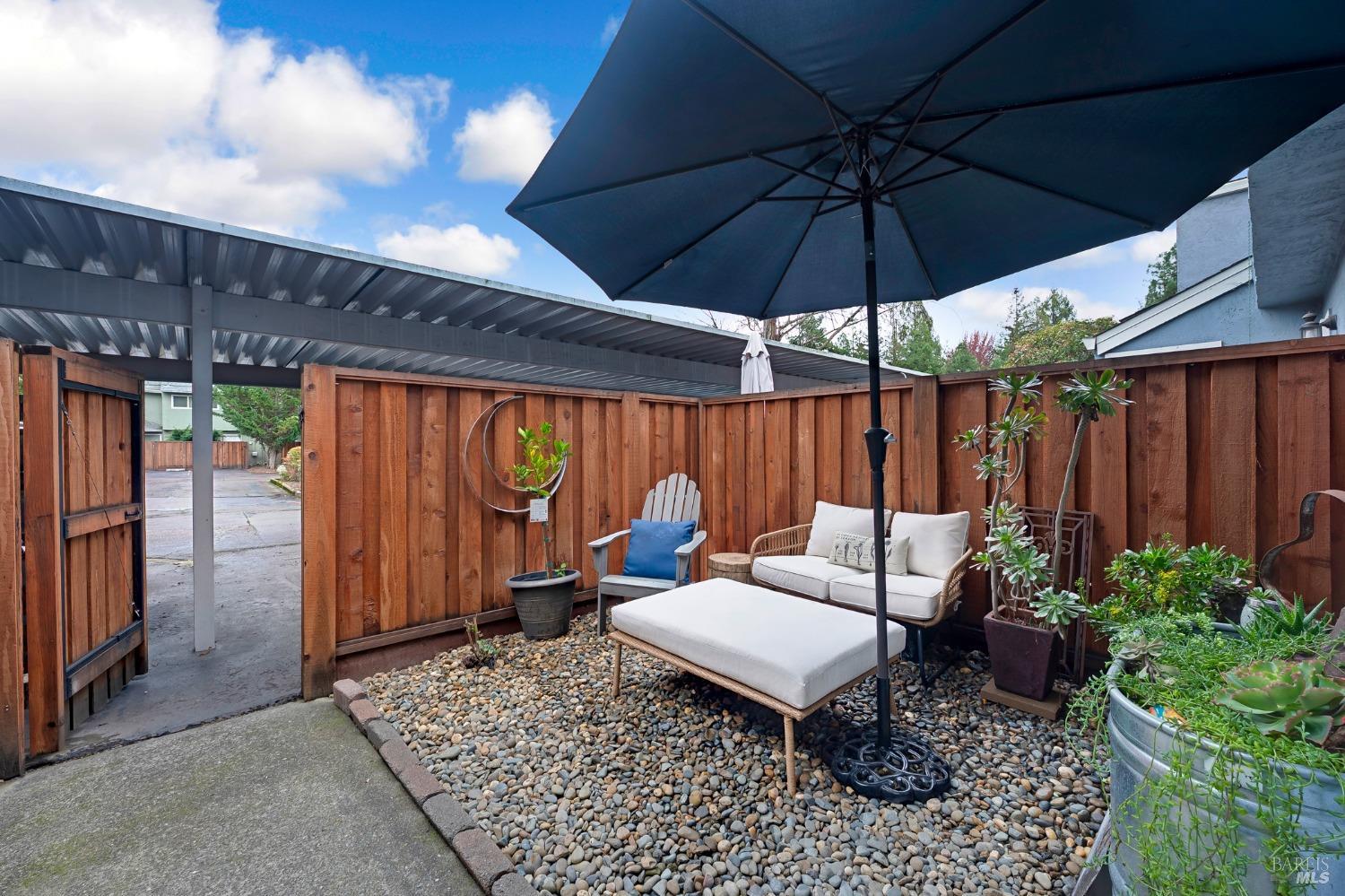 639 Racquet Club Circle