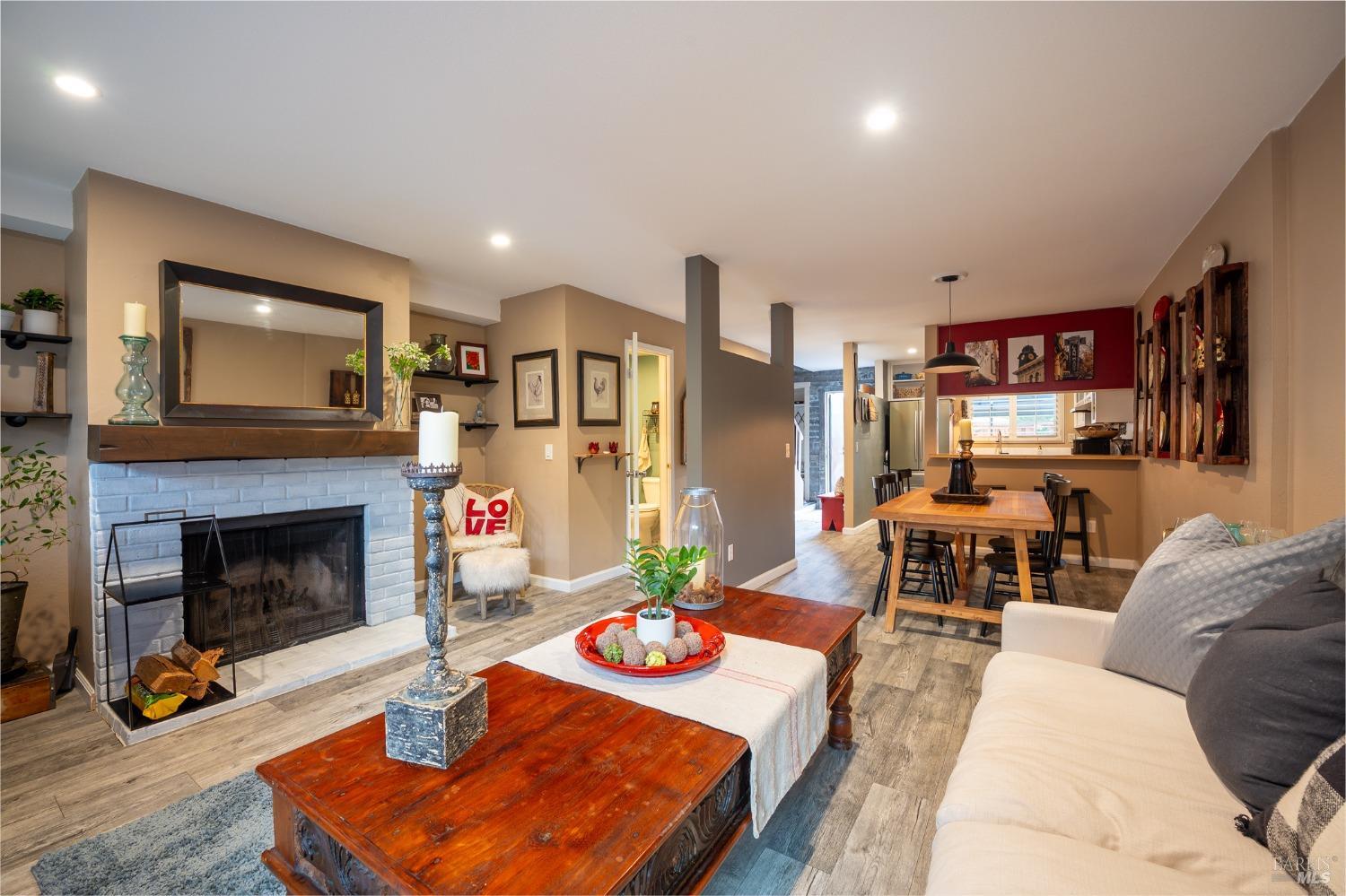 639 Racquet Club Circle