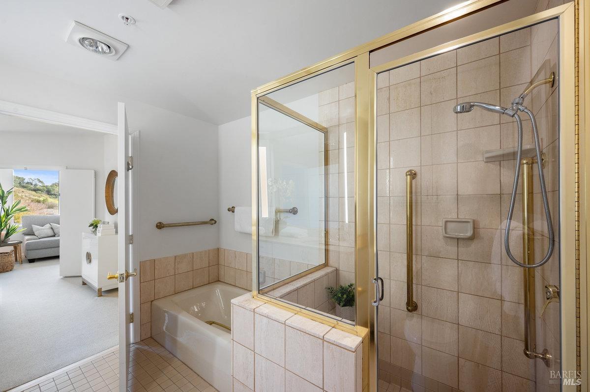 400 Deer Valley Road Unit: 5D