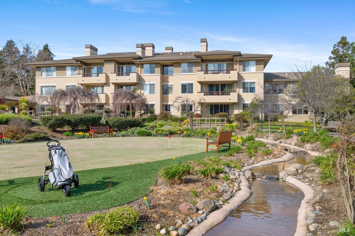 400 Deer Valley Road Unit: 5D