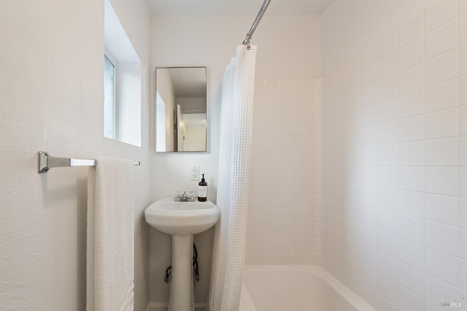 11820 Barnett Valley Rd