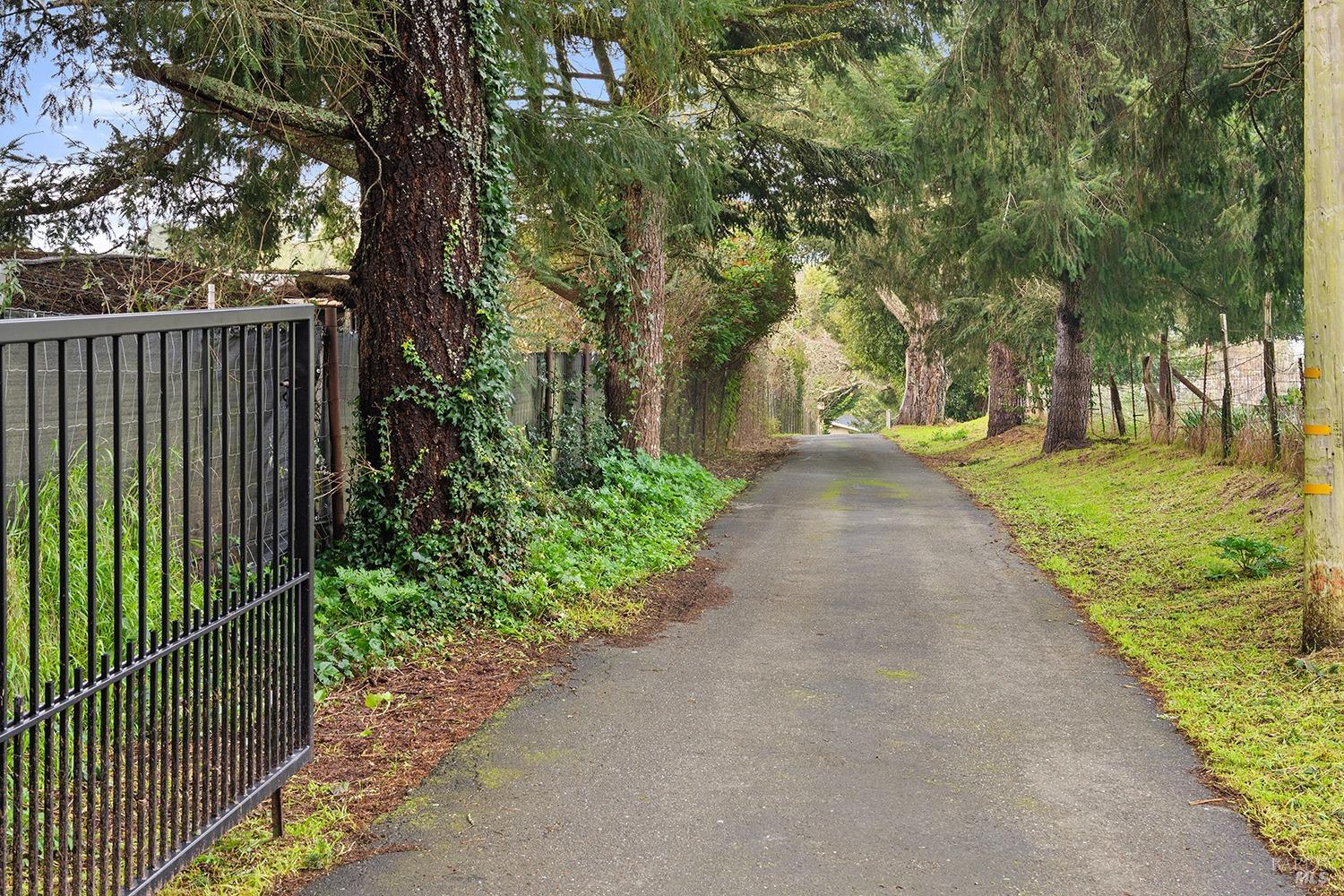 11820 Barnett Valley Rd