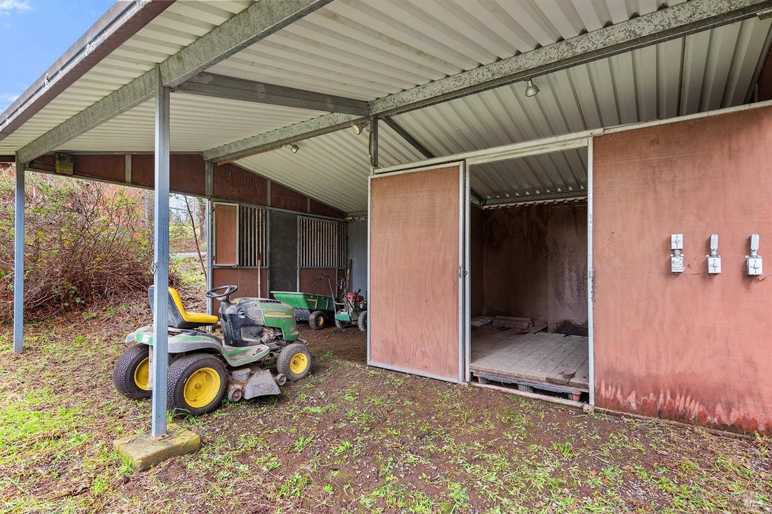 11820 Barnett Valley Rd