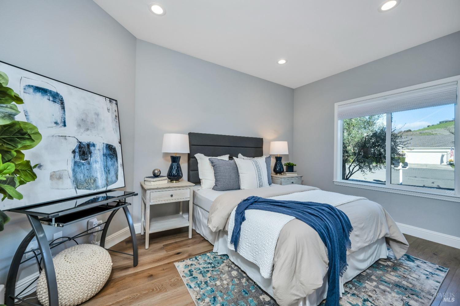 1806 Bella Vista Way