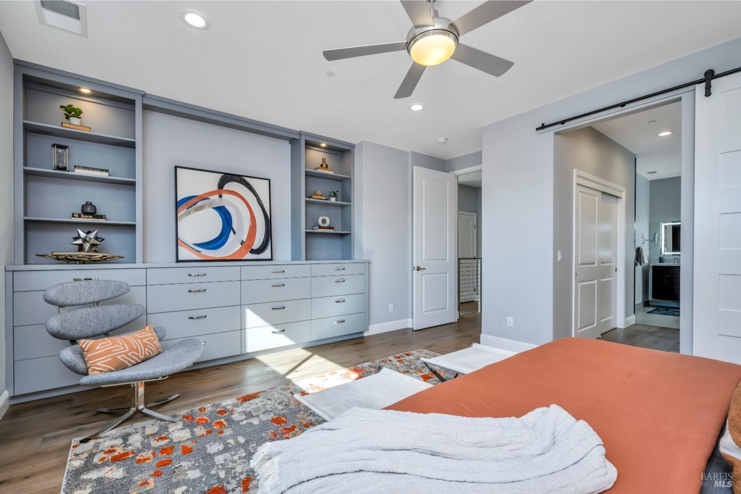 1806 Bella Vista Way