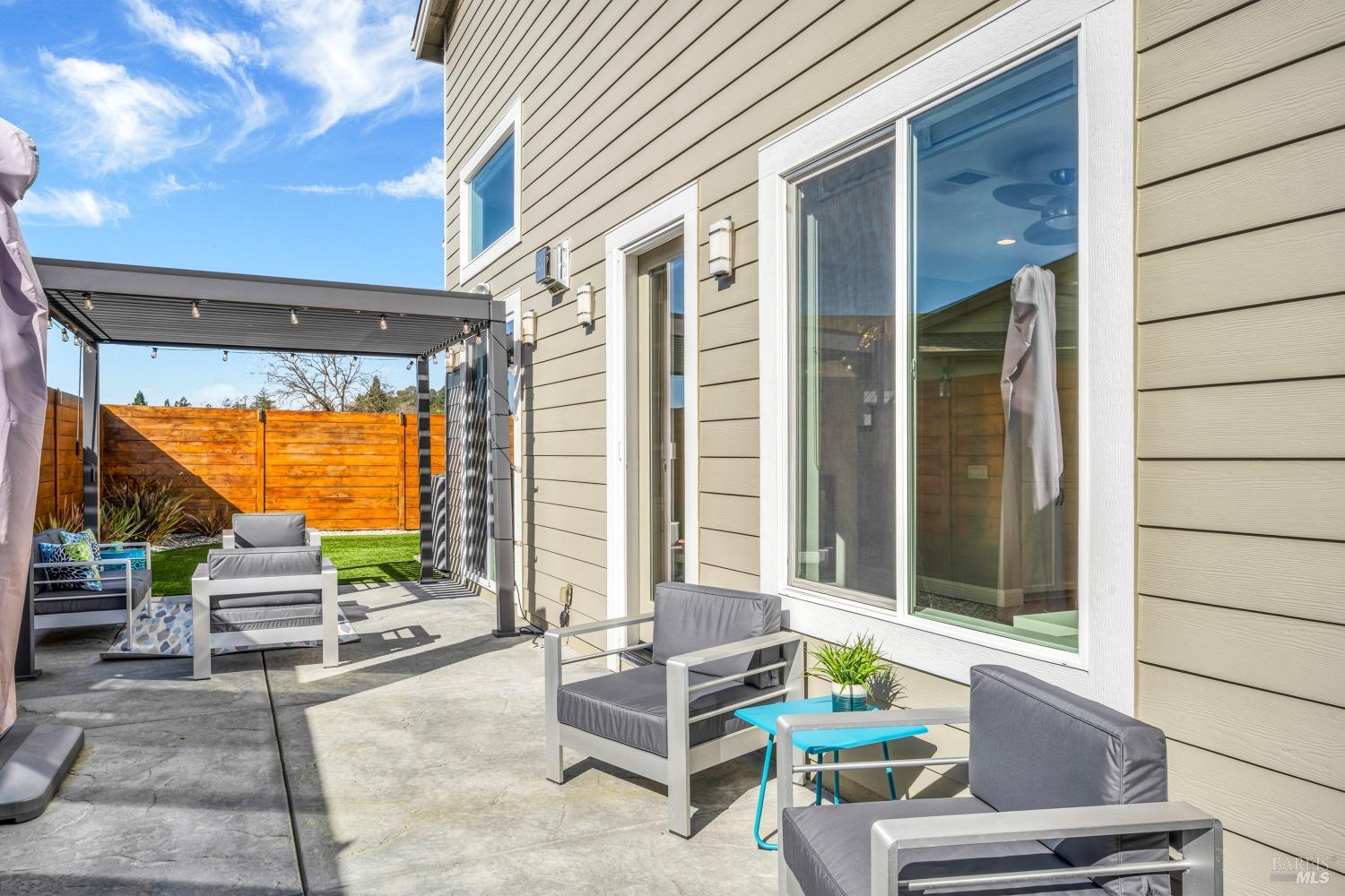 1806 Bella Vista Way