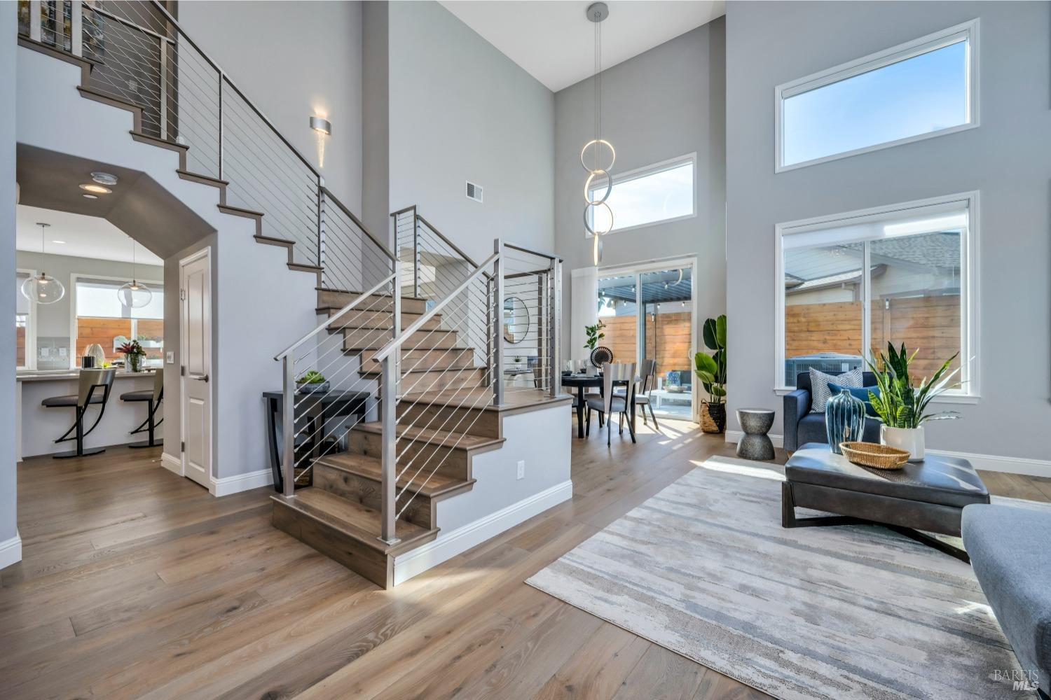 1806 Bella Vista Way