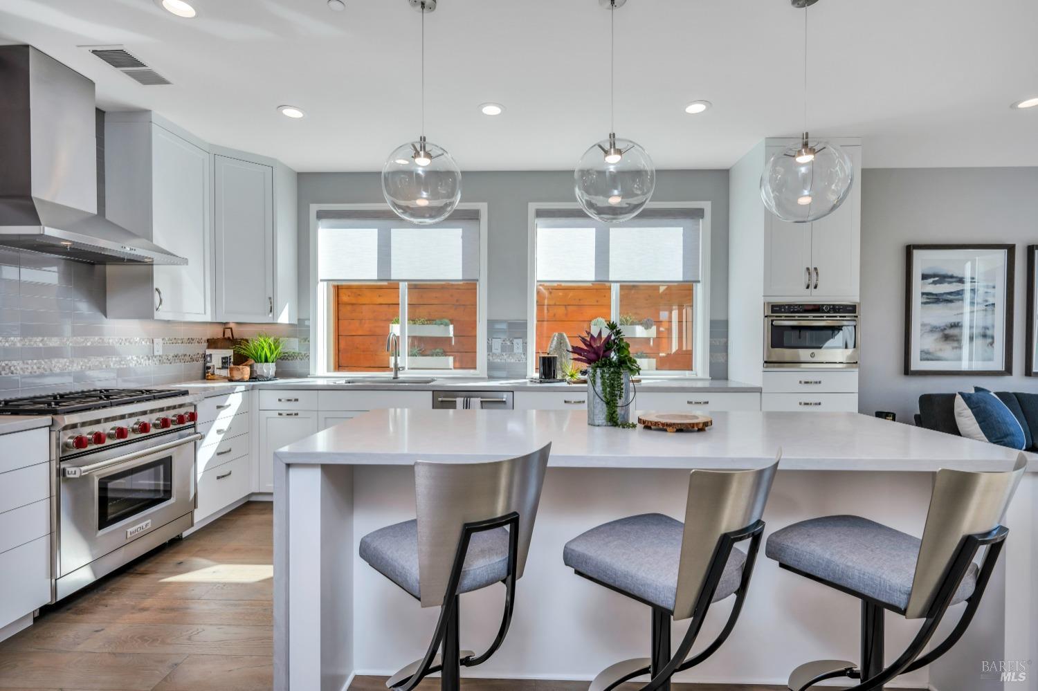 1806 Bella Vista Way