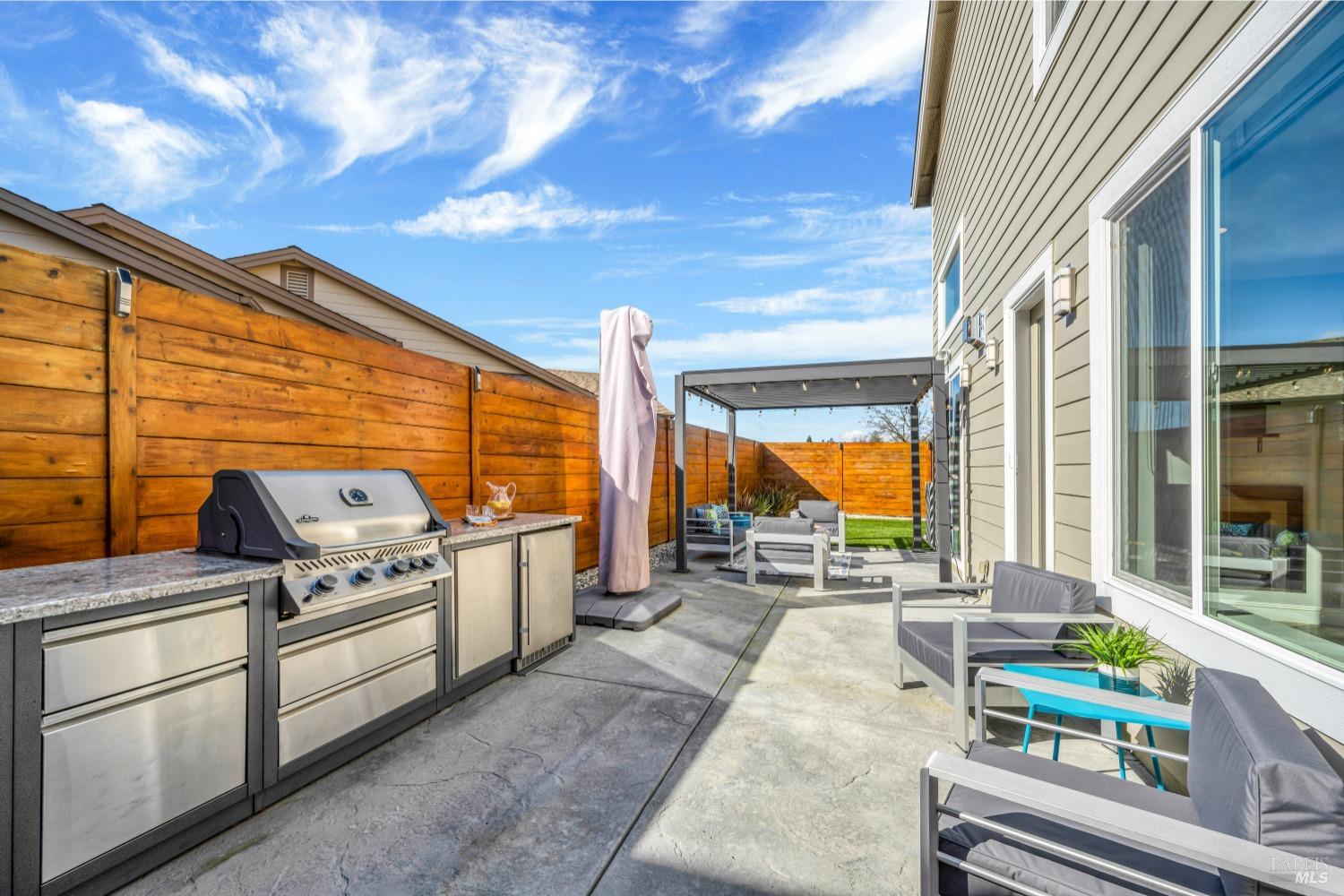 1806 Bella Vista Way