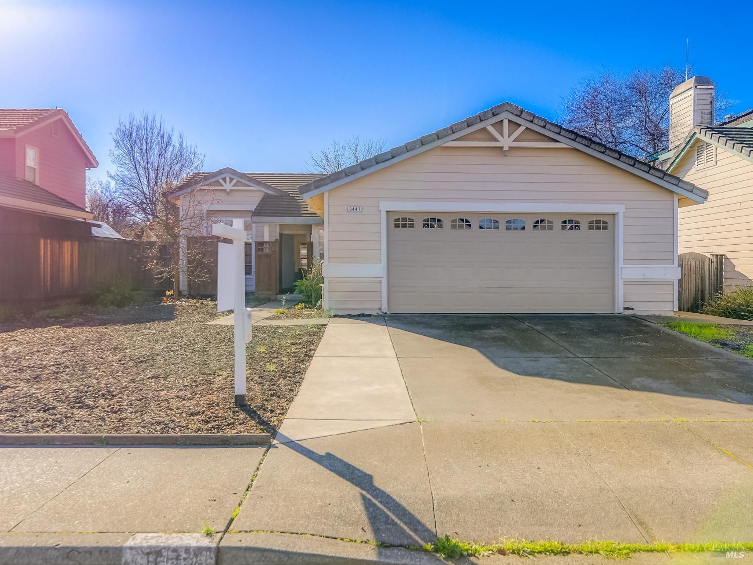 9447 Lazy Creek Dr