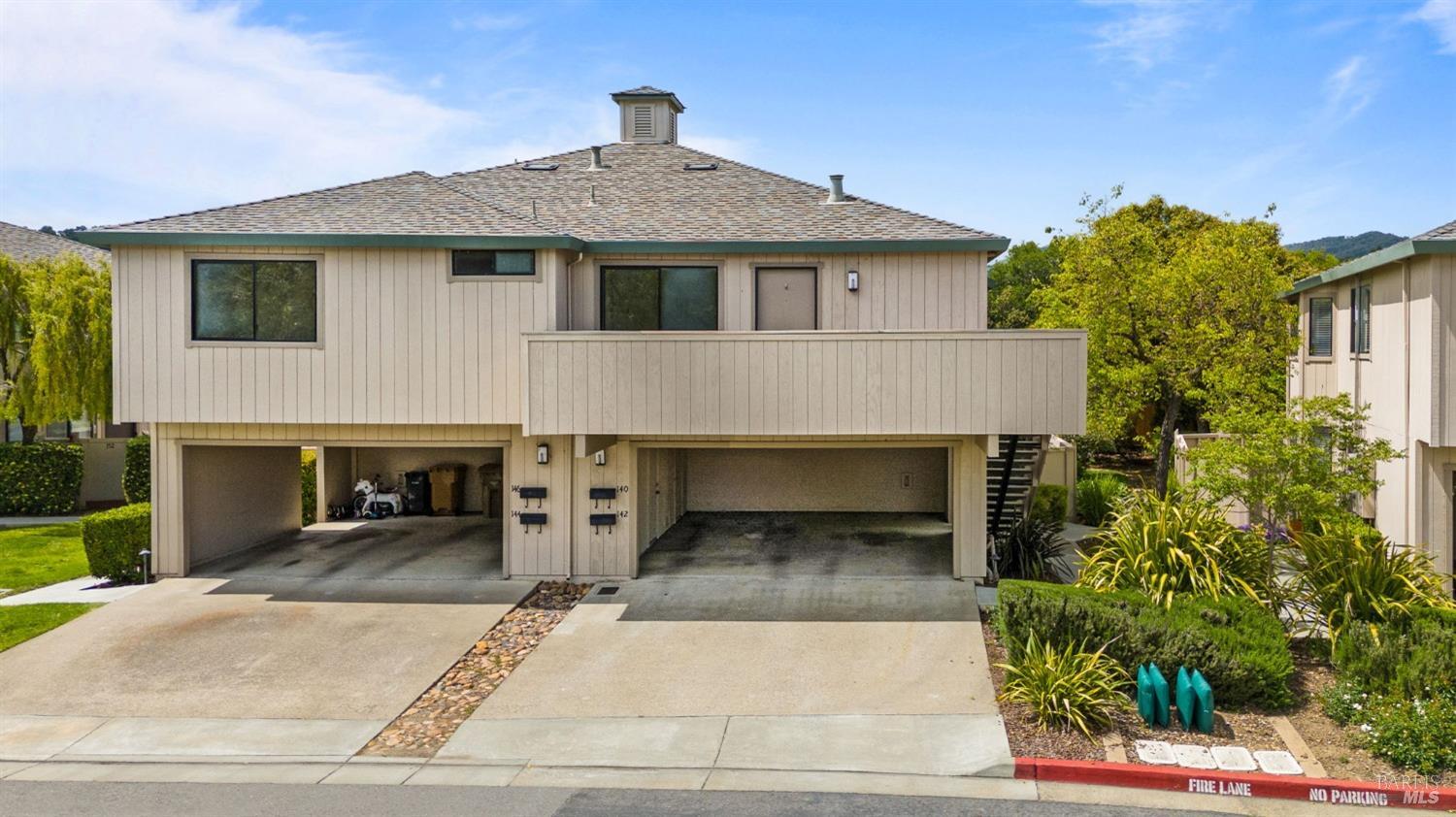 140 Captains Cove Dr