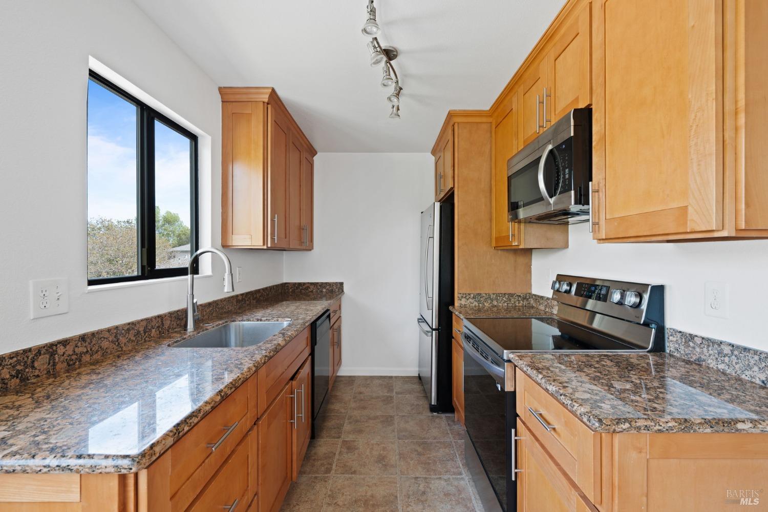 140 Captains Cove Dr