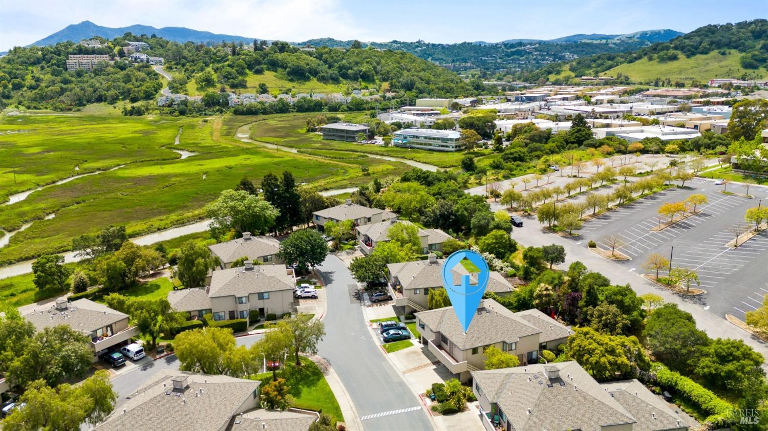 140 Captains Cove Dr