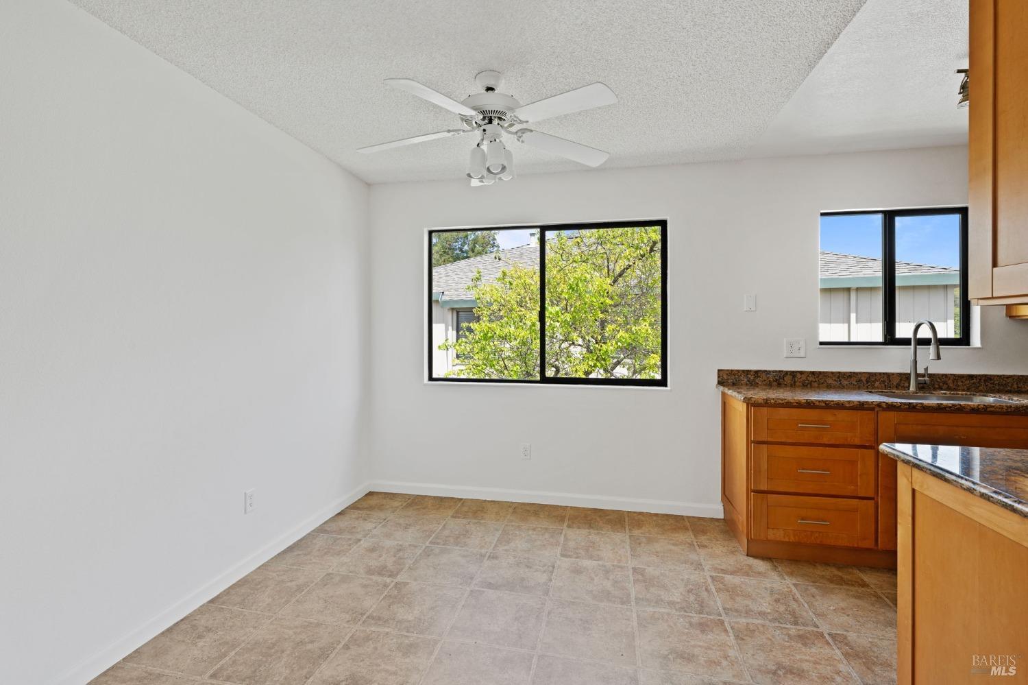 140 Captains Cove Dr