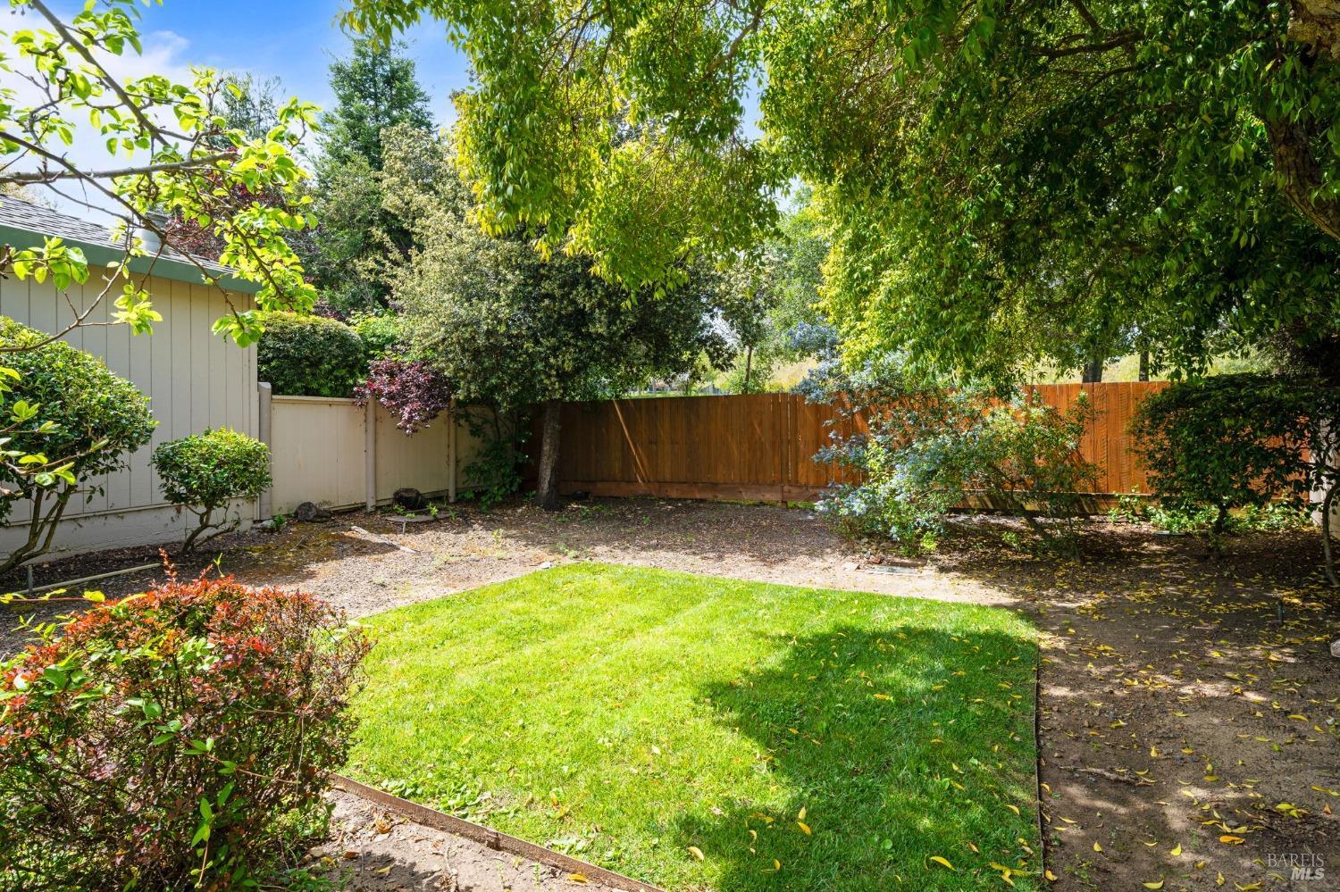 140 Captains Cove Dr