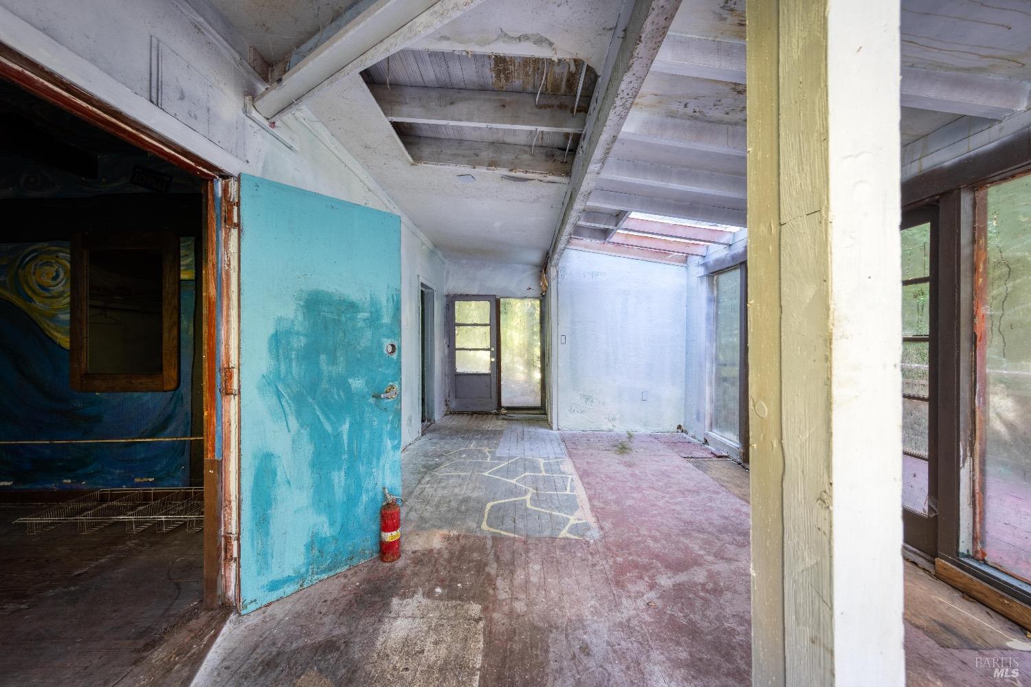 21360 Santa Clara Ave