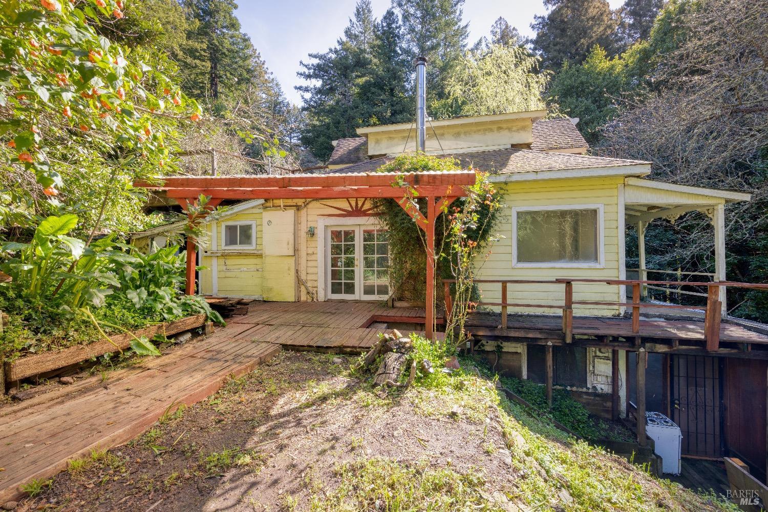 21360 Santa Clara Ave