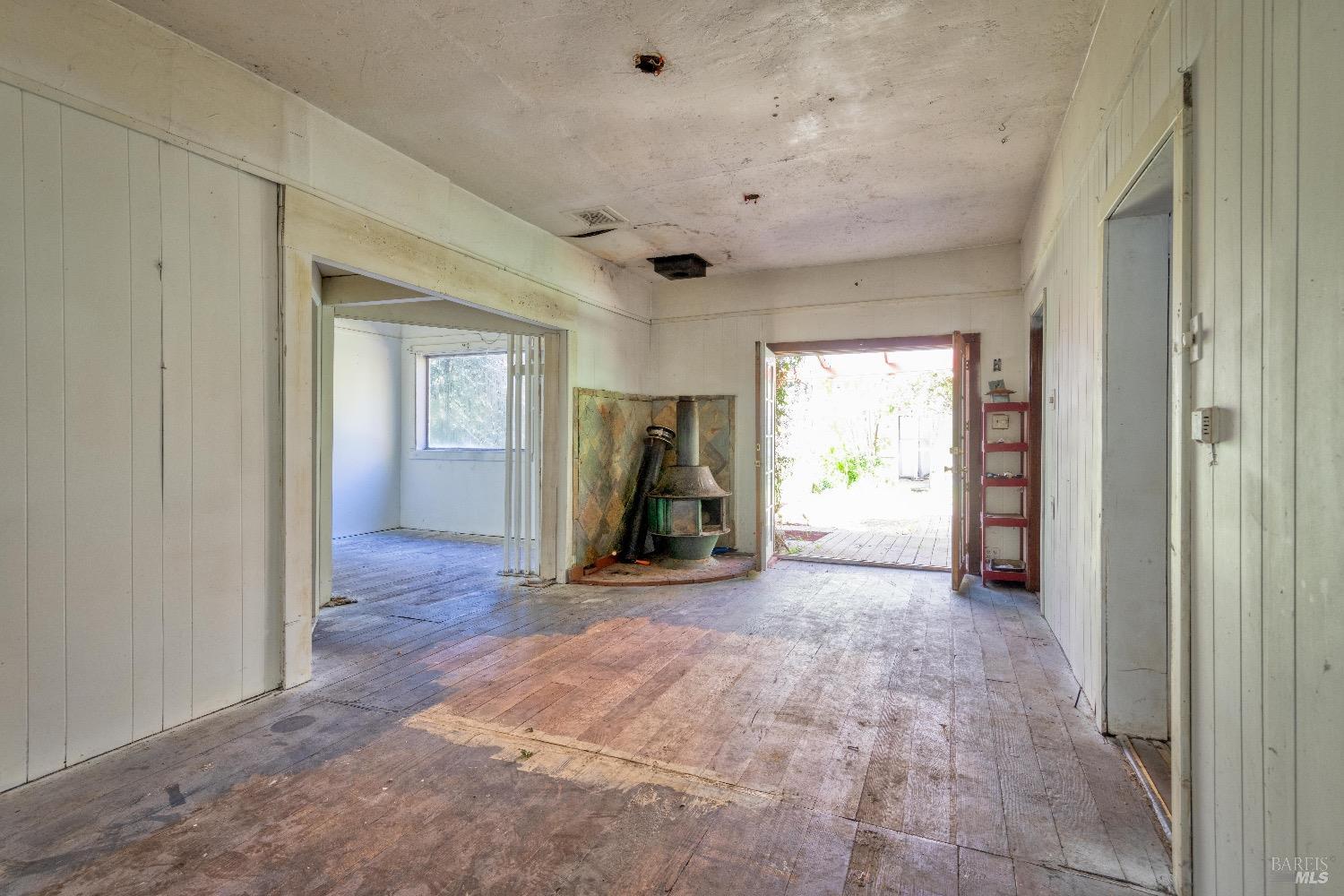 21360 Santa Clara Ave