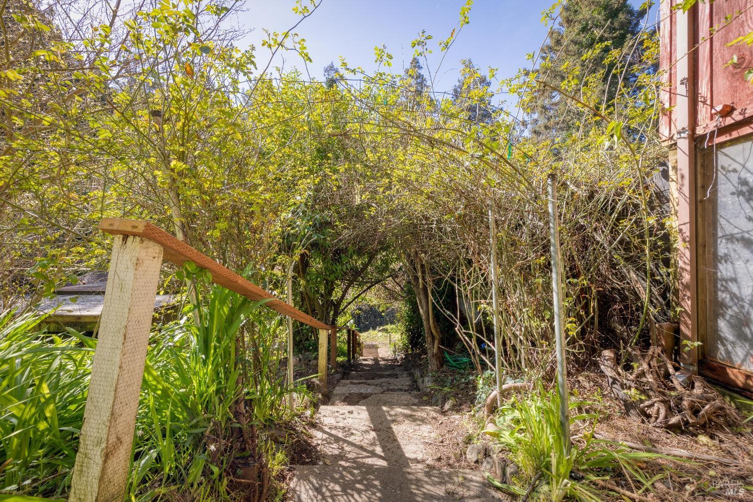 21360 Santa Clara Ave