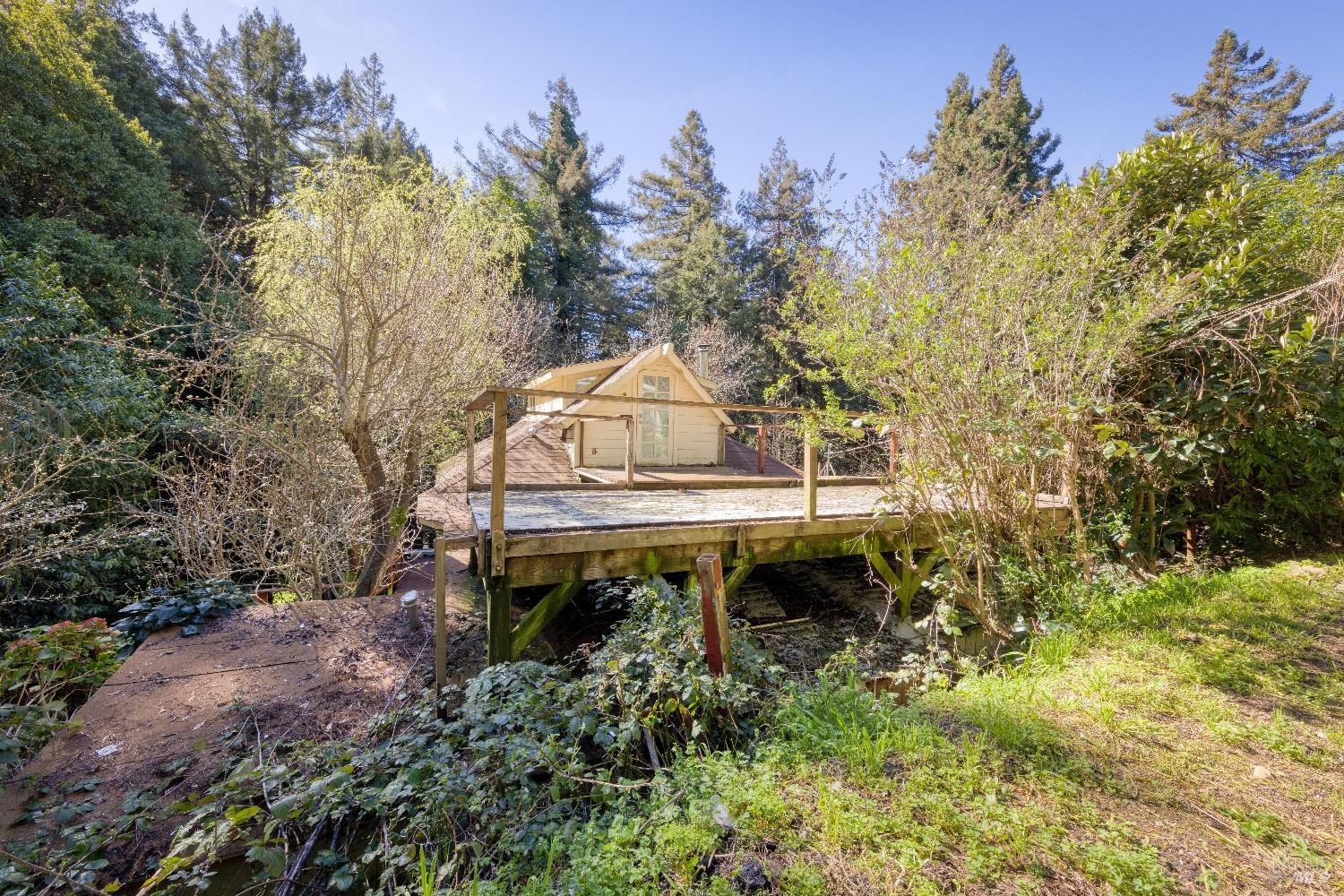 21360 Santa Clara Ave