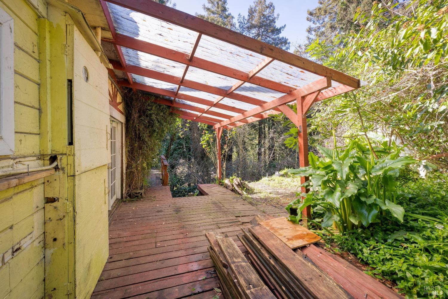 21360 Santa Clara Ave