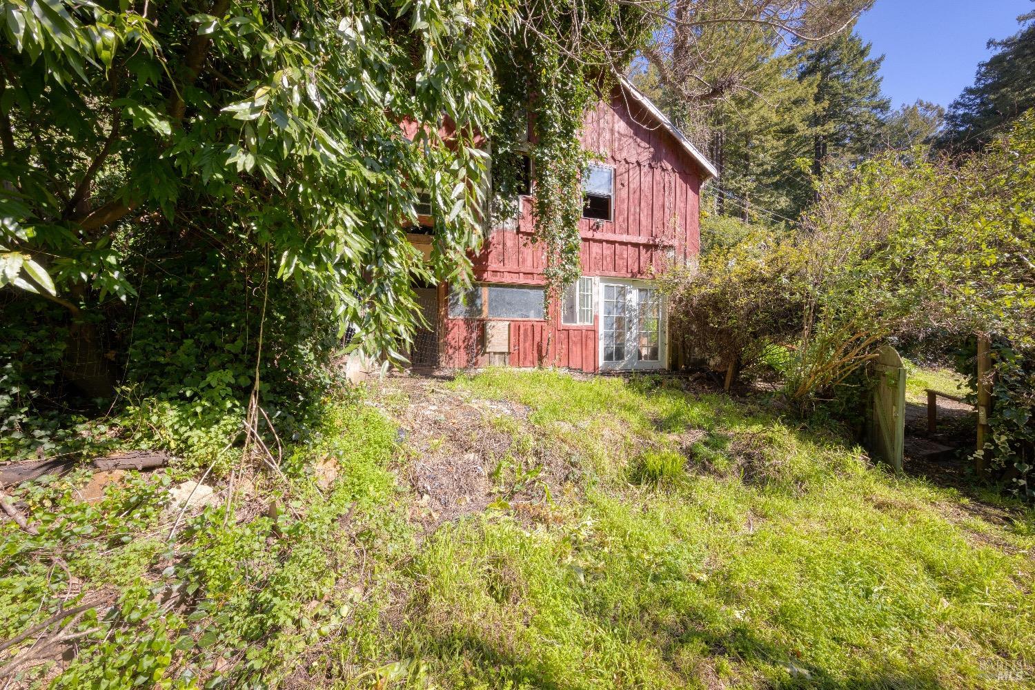 21360 Santa Clara Ave