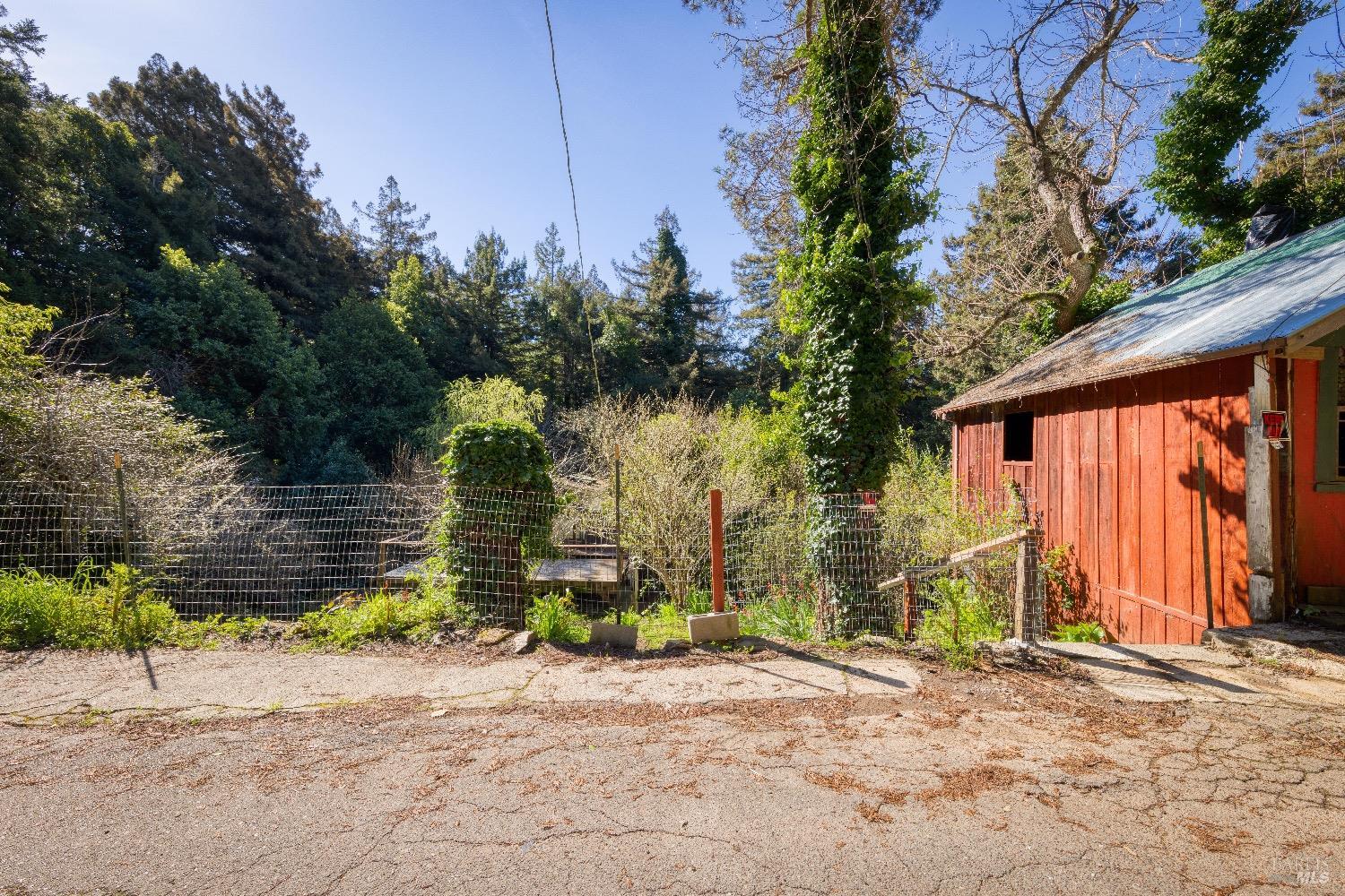 21360 Santa Clara Ave