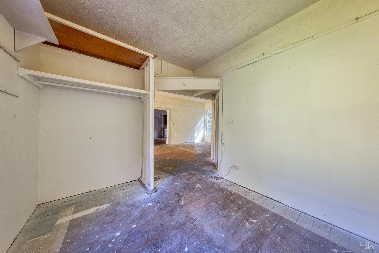 21360 Santa Clara Ave