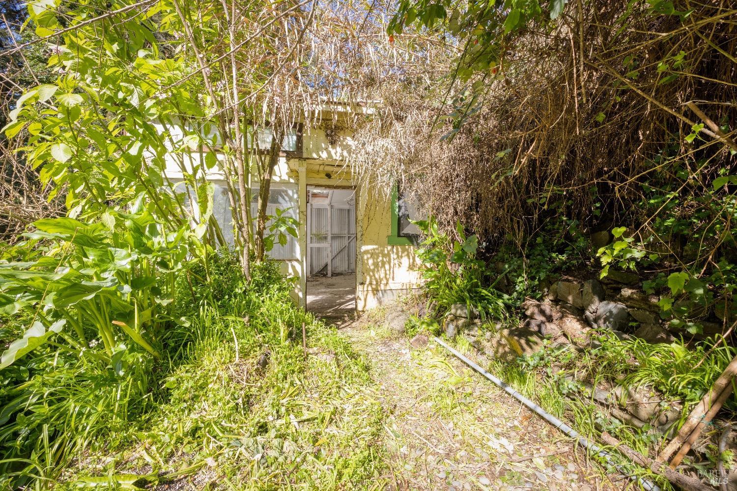 21360 Santa Clara Ave