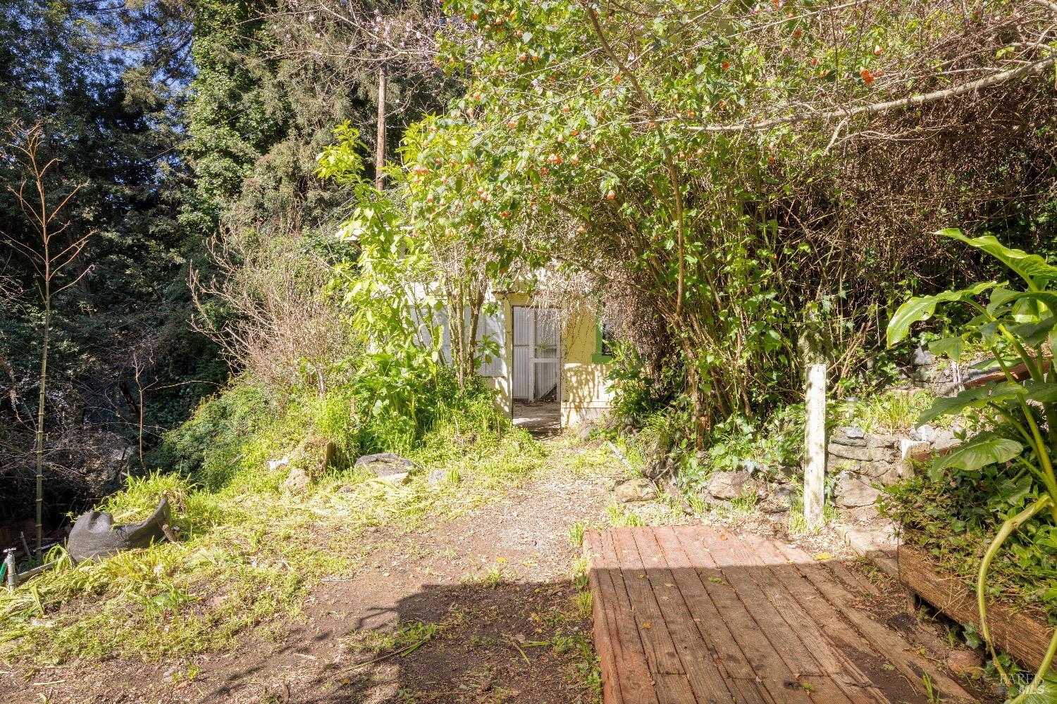 21360 Santa Clara Ave