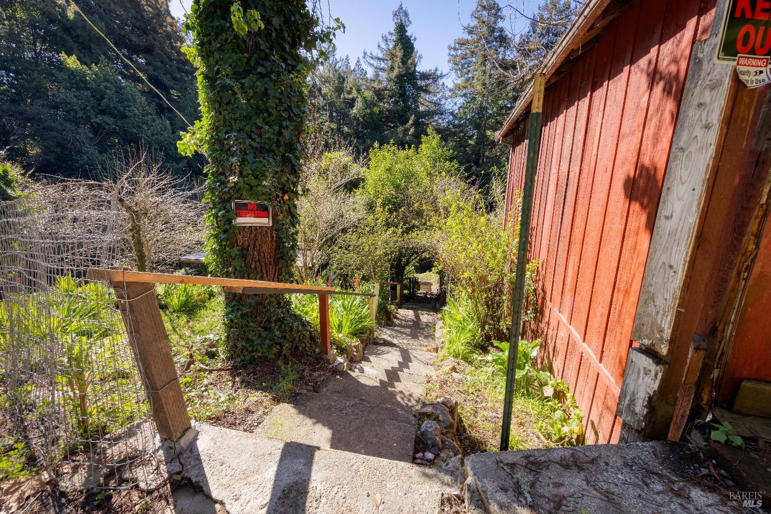 21360 Santa Clara Ave