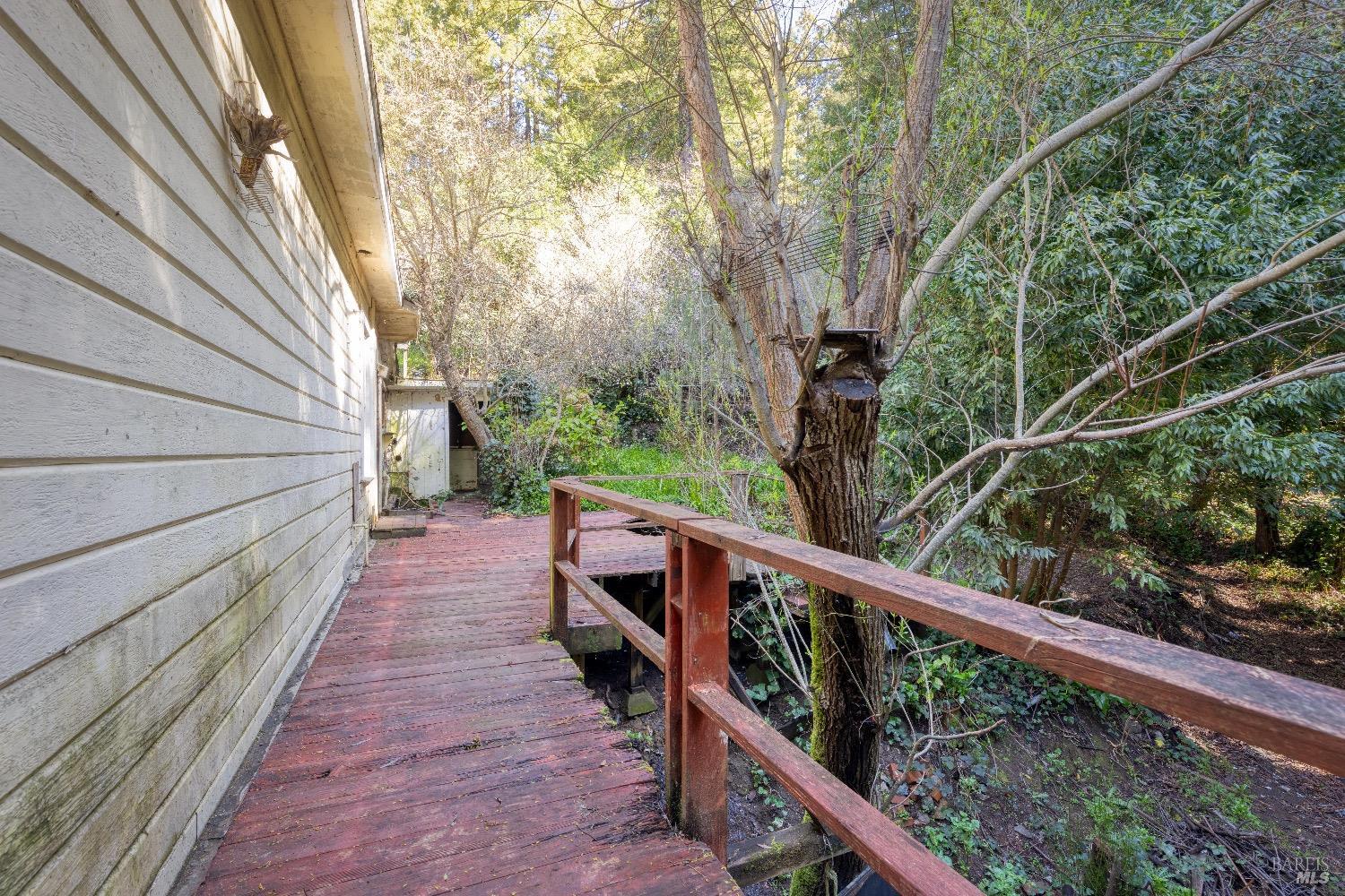 21360 Santa Clara Ave