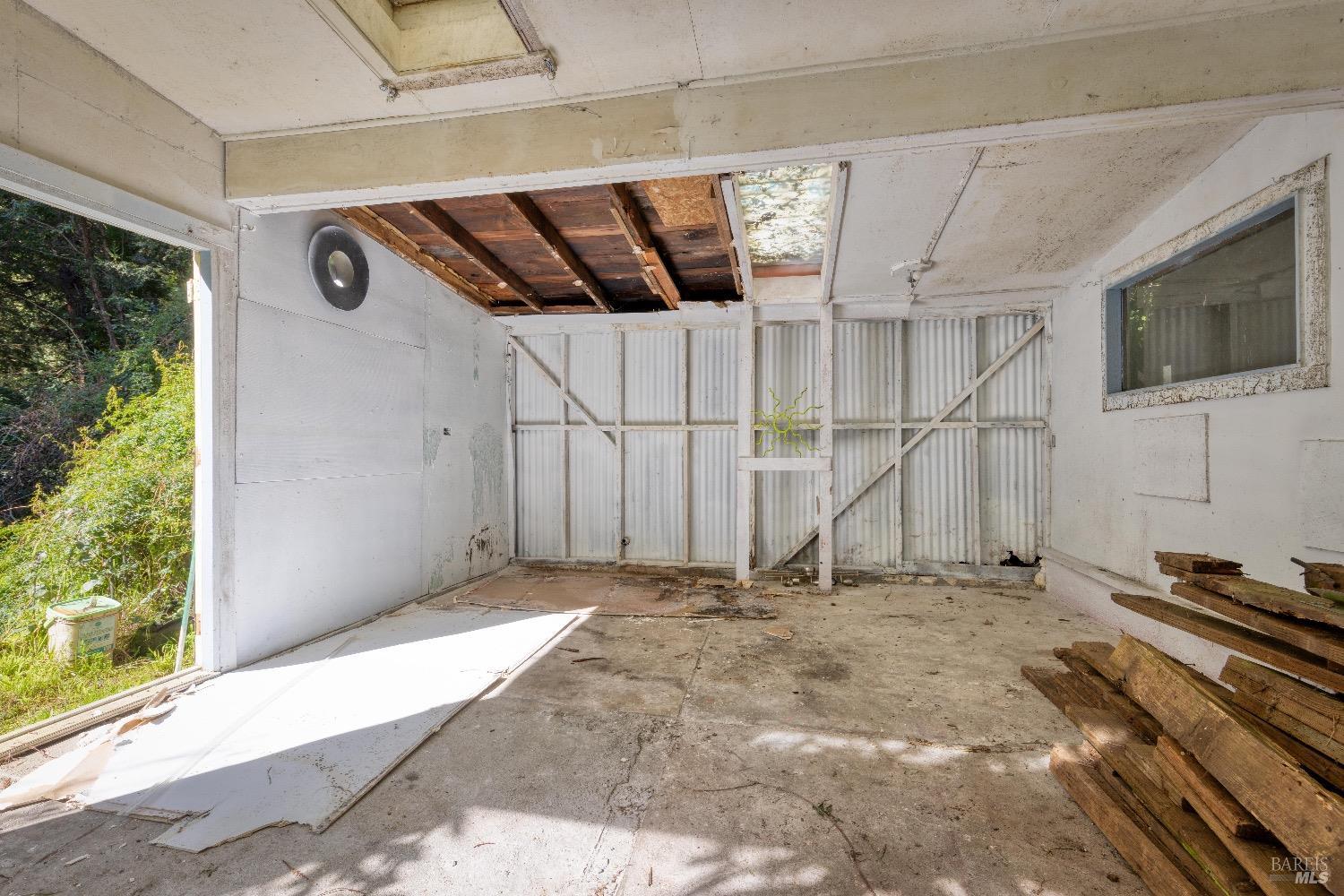 21360 Santa Clara Ave