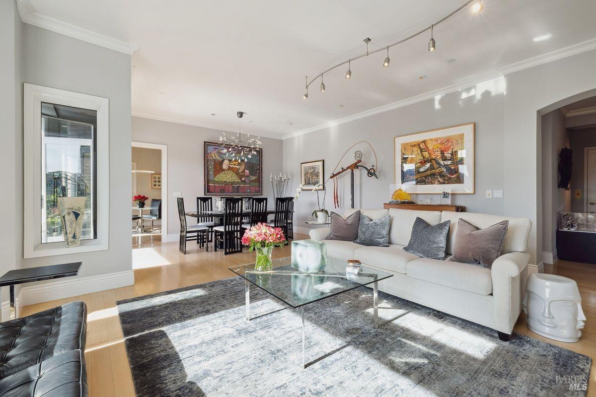 85 De Silva Island Dr