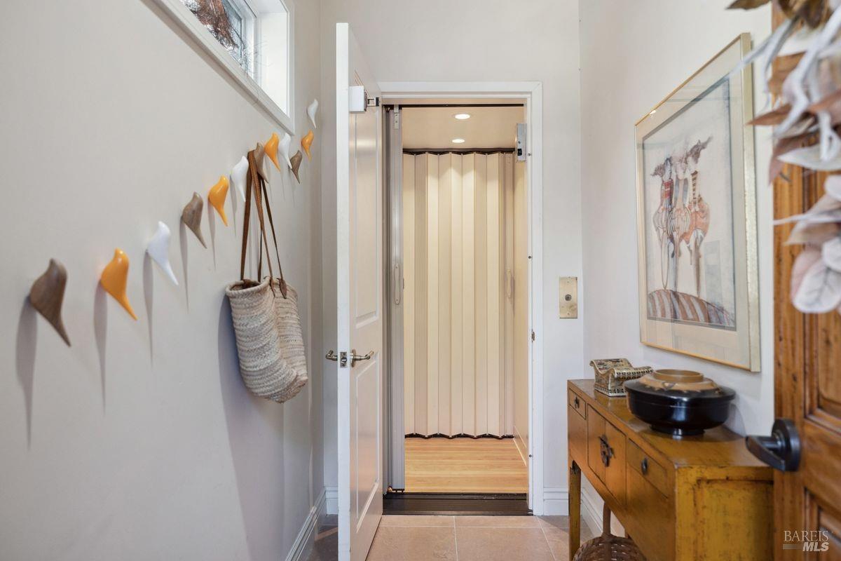 85 De Silva Island Dr