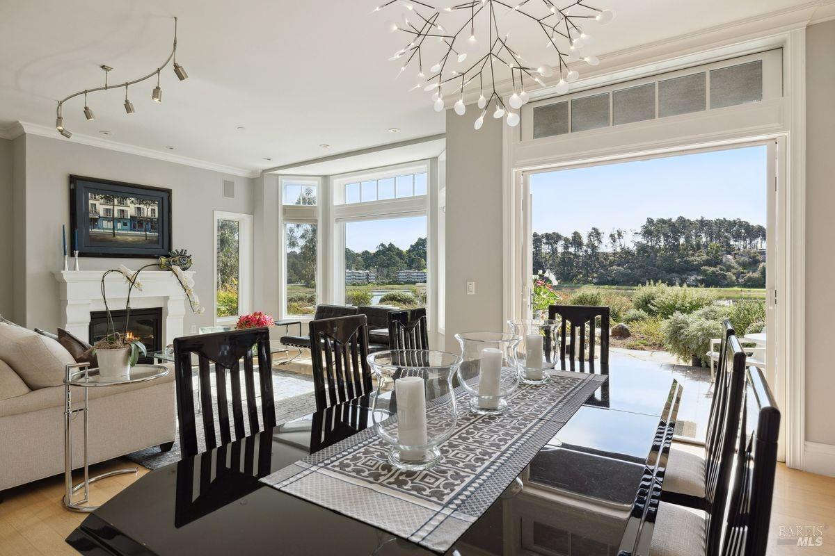 85 De Silva Island Dr