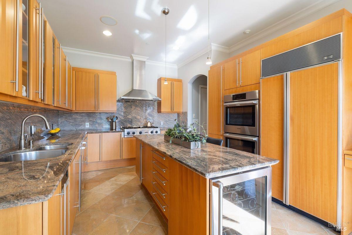 85 De Silva Island Dr